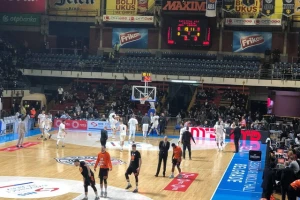 Poluvreme - Partizan u ''debelom'' minusu, šta kažu navijači? (TVITOVI)
