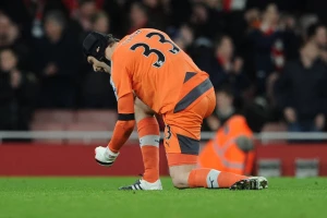 Arsenal traži zamenu za Čeha!