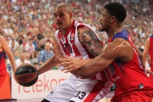 Jović ostao bez nagrade - Kajl Hajns je najbolji defanzivac Evrolige