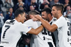 Ronaldo ''posti'', Kolarov pogodio, Juve i Napoli pobedama najavili derbi