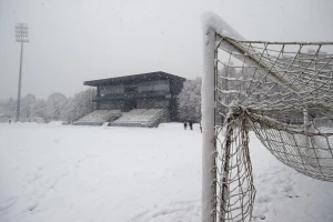 Pogled ka nebu - Hoće li se danas igrati fudbal u Srbiji?