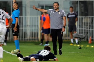 Kerkez svestan veličine Tventea, ali poručuje: "Prvo Rasing..."