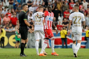 UŽIVO drugo pol. - Odmah penal za Zvezdu, isključen trener Čukaričkog!