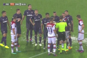 Meč u Firenci prekinut zbog nevremena!