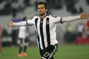 Danko Lazović iz slobodnjaka sa 30 metara!