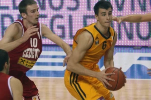 Zvezda ili Partizan - Ko će pre do Dangubića?