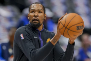 Stakleni Kevin Durant