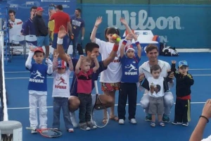Nole ujedinio francusku i srpsku dečurliju