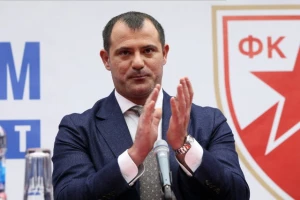 Prvi Dekijevi rezovi, prozivka Zvezde bez dvojice stranaca!