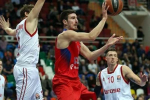 Nando 'beli medved' De Kolo