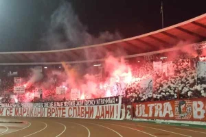 Kolapsi na tribinama tokom meča Zvezda - Bordo