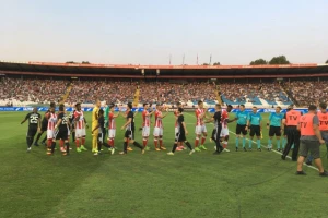 Derbi -  Grujić pokazao prvi karton već posle 50 sekundi!