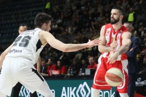 Partizan briljira sa novim timom, može li Zvezdi već za dve nedelje da oduzme prvi trofej?