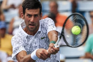 Konačno - Novak posle dvodnevne borbe u četvrtfinalu Sinsinatija!