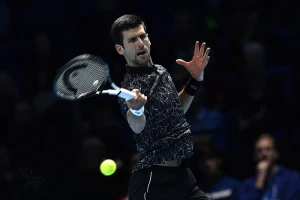 London - Novak rutinski protiv Zvereva, na korak od polufinala
