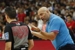 Nije samo FIBA, i kineski novinar ''trenirao živce'' Đorđeviću