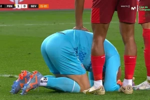 Horor veče u Evropi - Turski huligani napali Dmitrovića i saigrača Srba!