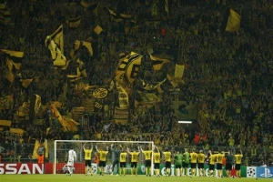 Blago Liverpulu i Dortmundu sa ovakvim navijačima!