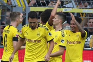 BL - Augsburg razljutio "Milionere" i doživeo katastrofu, Fortuna iznenadila na "Vezeru"
