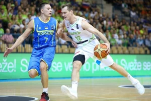 Rusija i Slovenija bez poraza do Eurobasketa
