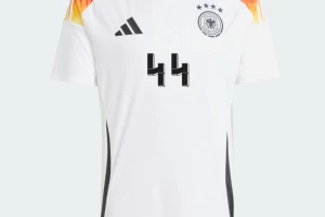 Skandal u Nemačkoj, Adidas povukao iz prodaje dres sa brojem 44