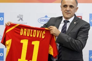 Srećno, Ljubinko!