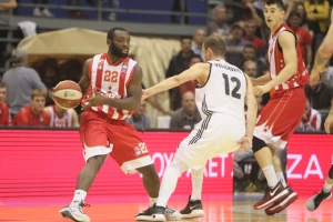 Partizan pokazao zube, 'Grobari'' zadovoljni, atmosferu iz hale uživo prati i Žo Lovernj!