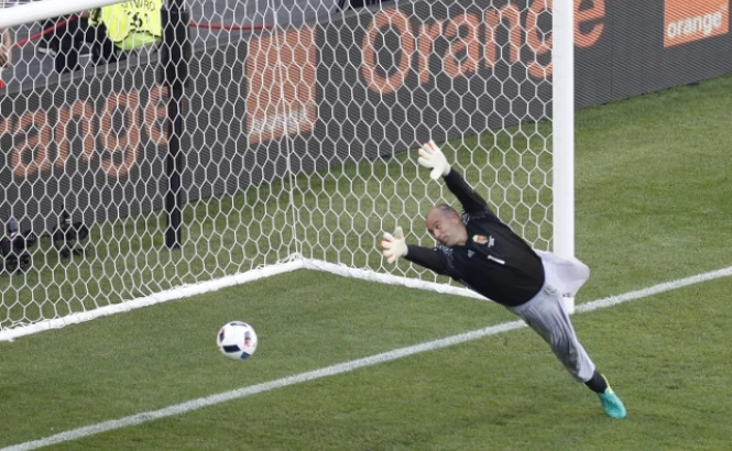 Beta/AP Photo/Michael Sohn