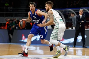 Efes preskočio Zvezdu!