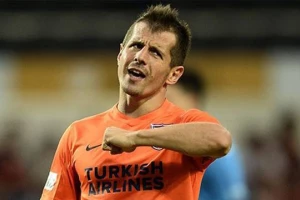Emre i drugovi napali novinare