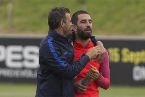 Arda Turan baš nervira navijače Barselone