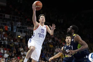 Fener prokockao "plus 17", Efes produžio finalnu seriju!