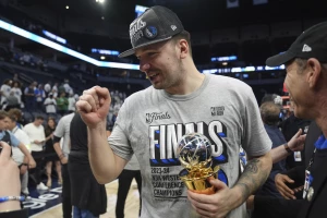 Luka i Kajri oduvali Minesotu - Prvo finale za Dončića, sad po prsten!