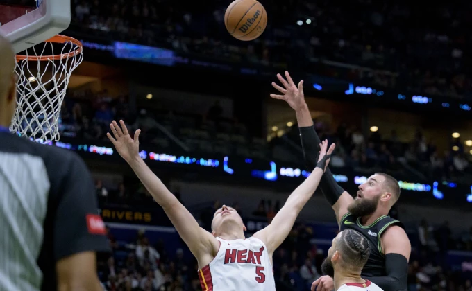 AP Photo/Matthew Hinton