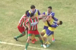 Tragedija u Argentini, fudbaler smrtno povređen tokom meča (uznemirujući snimak)