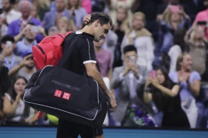 Federer počeo porazom u Londonu