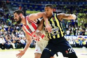 Puče pretendent za F4 u Istanbulu - Zvezda na 3-0, čudesni Bolomboj!