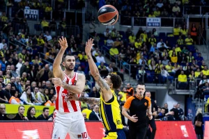 Ako se po jutru dan poznaje... Zvezda odigrala najzreliji meč u sezoni za brejk u Istanbulu pred derbi!