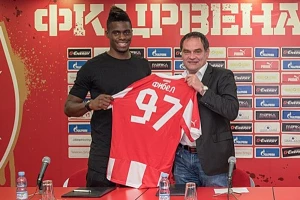 Zvezda pobedila sa 10:1! Fibel debitovao ''makazicama''!