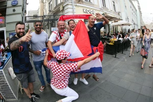 Hrvati konačno dočekali "Vatrene", reprezentativci u otvorenom autobusu!