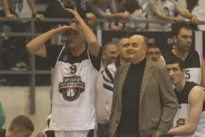 Grbović: "Ne može sa plaže da se spasava Partizan"