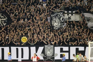 Partizan steže obruč oko gola Proletera, "grobari" traže penal! (POLUVREME)