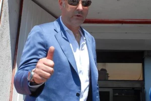Zvezda - Pojačanja tek slede, Grof želi još pola tima!