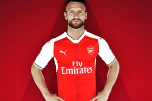 Mustafi zvanično u Arsenalu