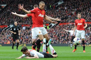 Otkriveno - Nemanja Vidić umalo da obuče crno-belo!