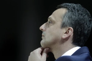 Radonja zasukao rukave - Danas upoznavanje, u sredu debi