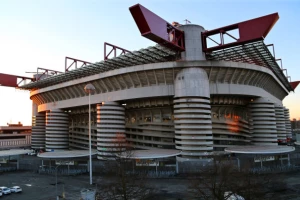 Kompletno ludilo, Rumune čeka 50 000 "Milanista", stiglo pojačanje od 40 miliona!
