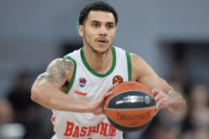Larkin se vraća na "Stari kontinent"?