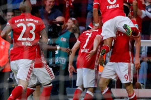 Bajern silovito preko Dortmunda!