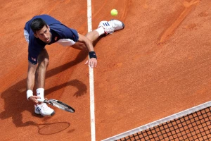 Novak za poraz okrivio i - Sunce